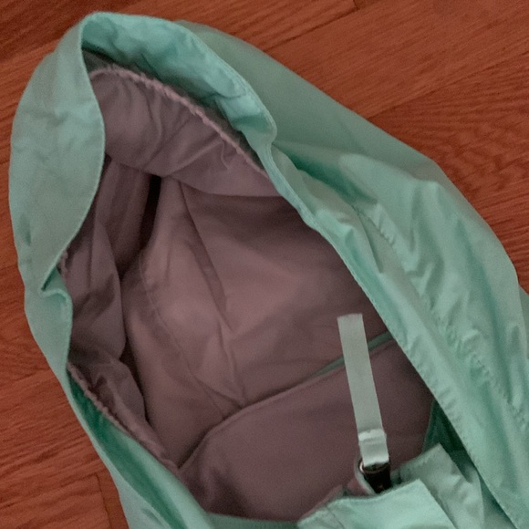 Northface windbreaker, mint green, girls 10-12. - Picture 12 of 14